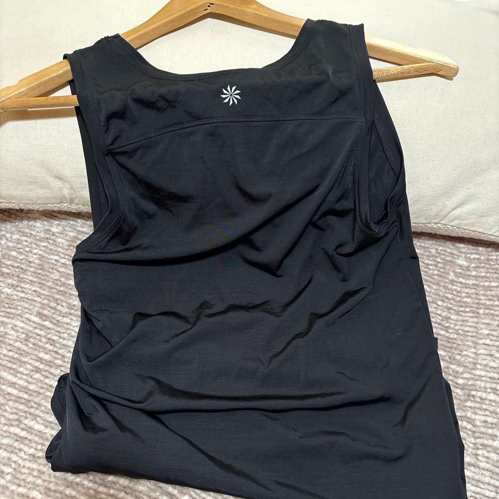 Athleta Asymmetrical Swim Rashguard Tank Top. Black. Size XS - Picture 4 of 4